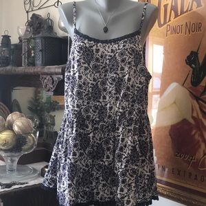 Torrid top w/necklace